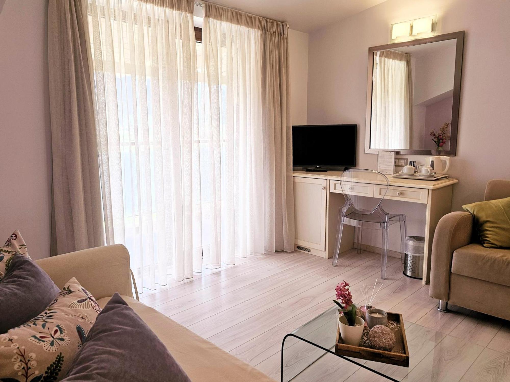Korina Hotel Скала Потамияс Екстериор снимка